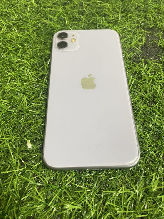 Продам iPhone 11 face iD работает