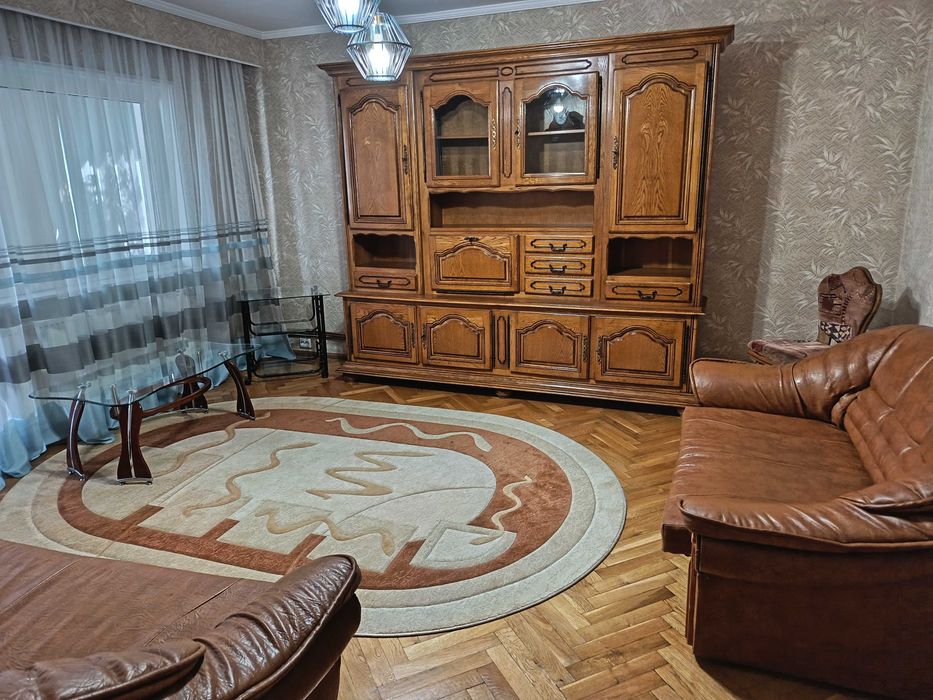Inchiriez apartament