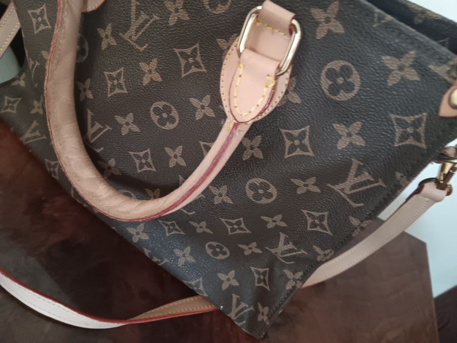 Geanta Louis Vuitton stare noua