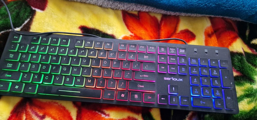 2 tastaturi cu led
