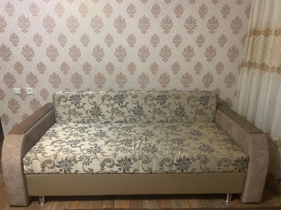 Диван и два кресла