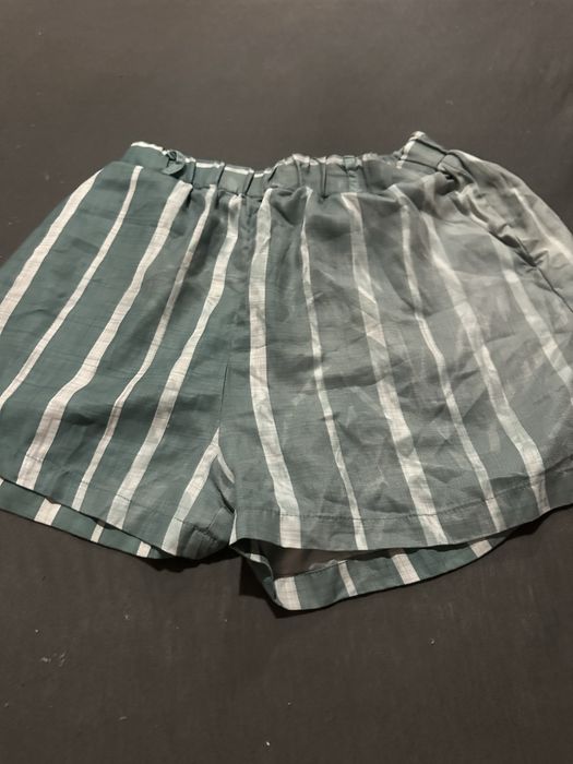 Top si pantaloni scurti