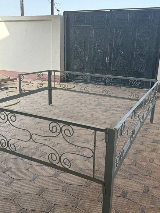 Temir kravat sotiladi