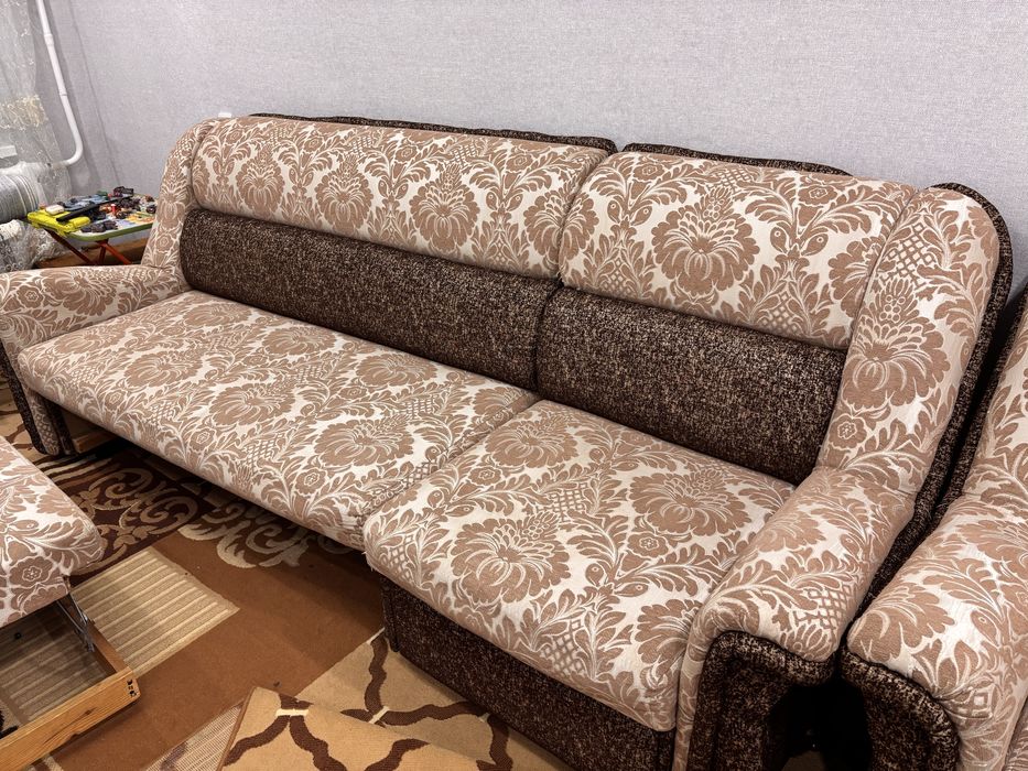 Продам диван с креслом