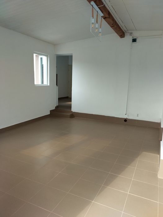 Birou ,Spațiu Depozit,container sau tir frigorific Parcare