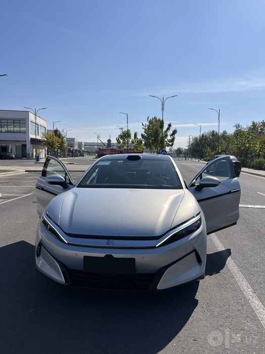 Byd Han L 2,7s  1.100 ot kuchi