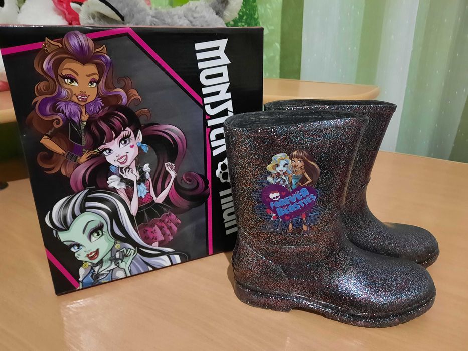 Резиновые сапожки для девочки