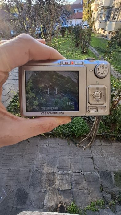 Olympus FE-250 – компактен дигитален фотоапарат
