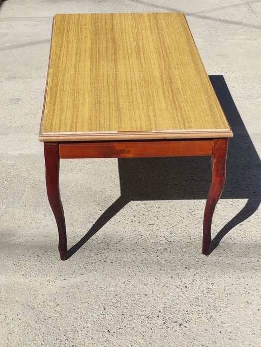 Журнальный столик, компактный стол