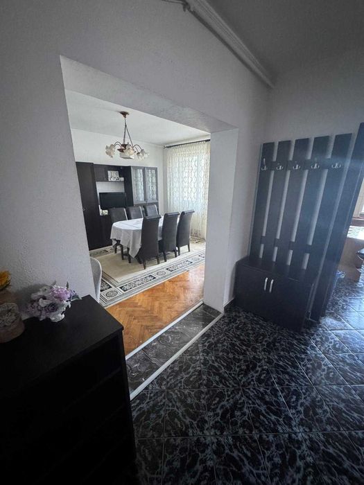 Inchiriez apartament