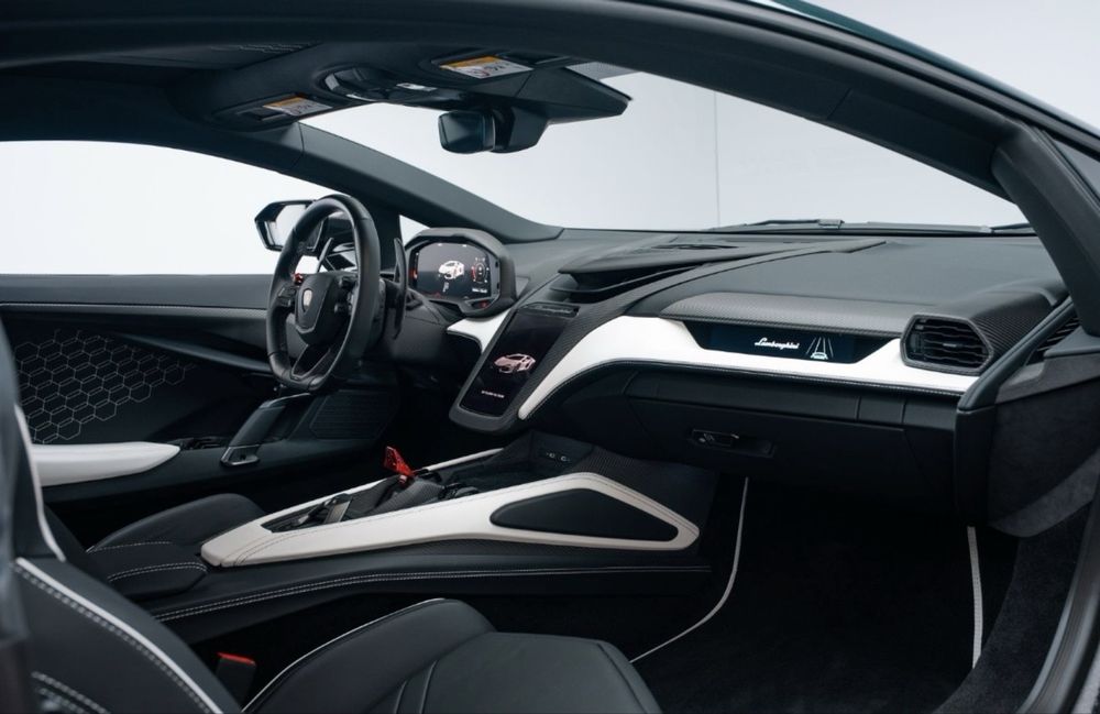 Lamborghini Revuelto 2026