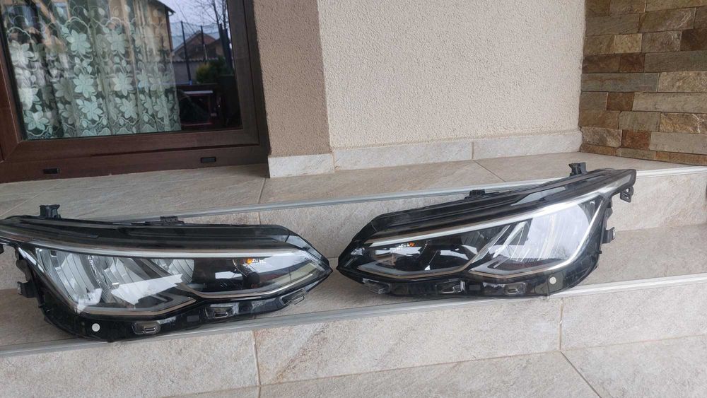 Far stanga / far dreapta led vw golf 8 din 2022