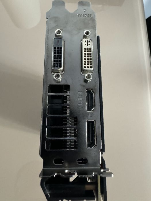 Placa video Nitro Sapphire R9 380
4GB