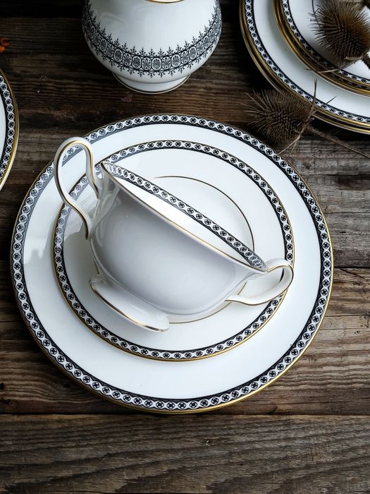 Костен порцелан Сервиз