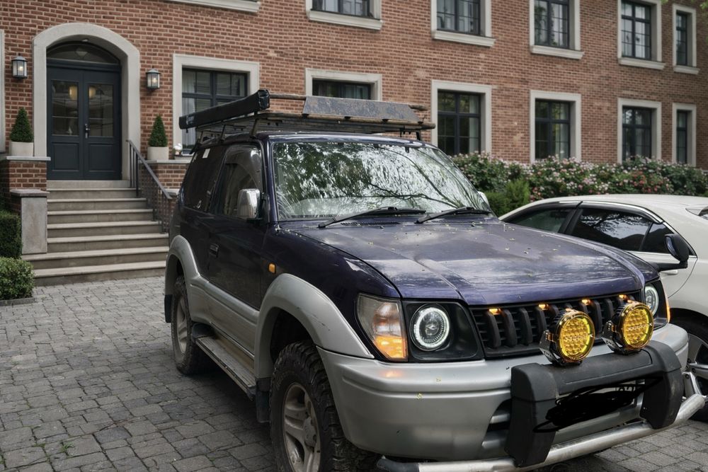 Toyota Land Cruiser Prado 90