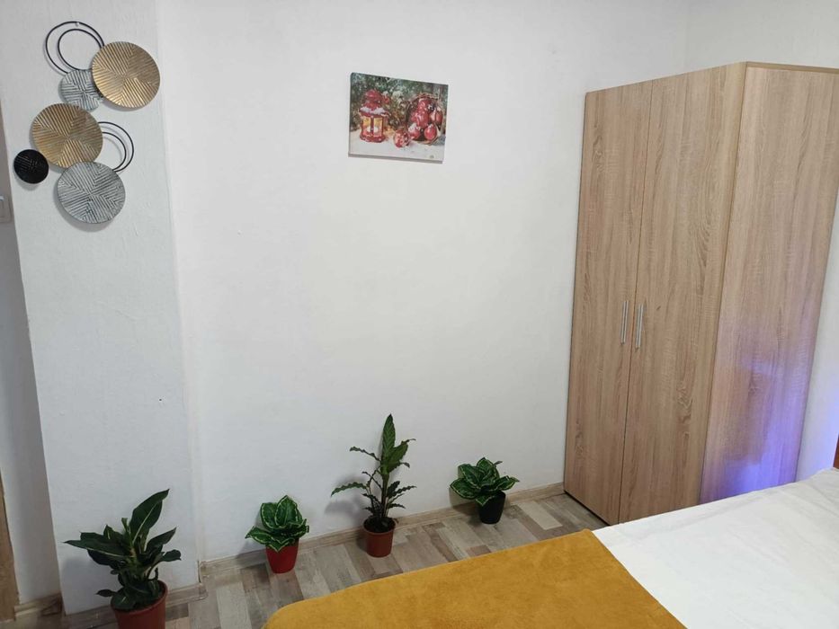 Дава се под наем Едностаен апартамент в Шумен, 2-ри корпус - 54 кв.м за 357 € - Снимка #3