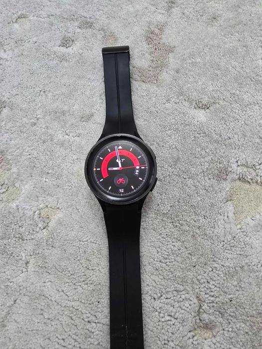 Samsung Galaxy Watch 5 Pro 45mm Black LTE Titanium (putin folosit)