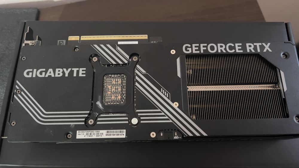 Продава се: RTX 5070 Gigabyte Windforce OC SFF 12GB