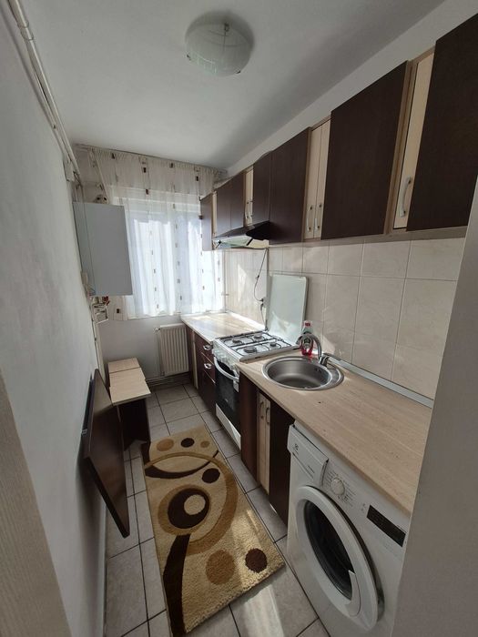 Proprietar inchiriez apartament  cu 2 camere