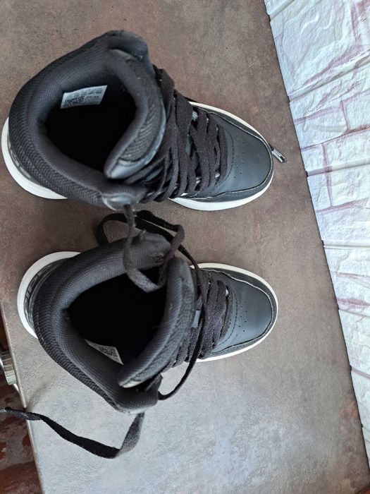детски маратонки за момче,кецове,спортни обувки,Adidas,номер31,5,адида