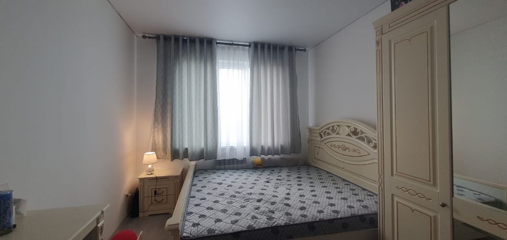 Продам спальный гарнитур