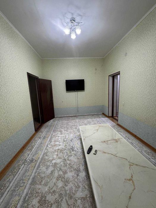 Продаётся 2х комн квартира на 1 этаже Ор-р 11 поликлиника