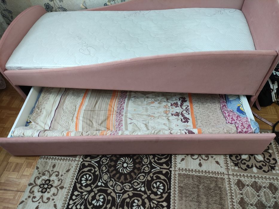 Продам кровать для девочек