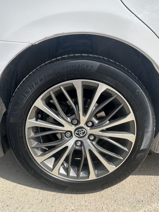 Toyota Camry диска 215/55/17