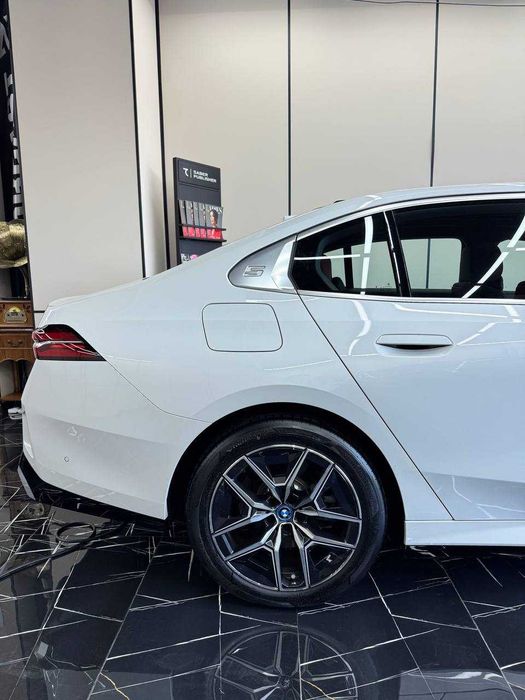 BMW I5 40L M-sport buyurtma asosida zakazga/на заказ