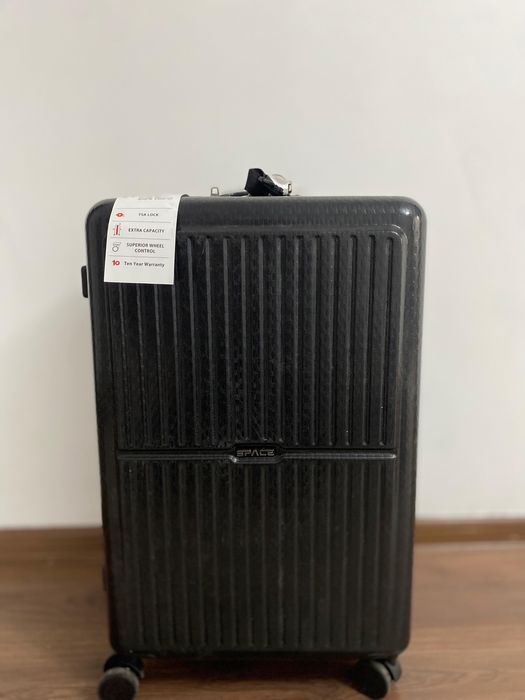 Чемоданы большой