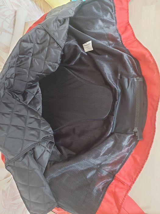 Продавам Ballistic дамско мото яке с протектори и сваляща се подплата.