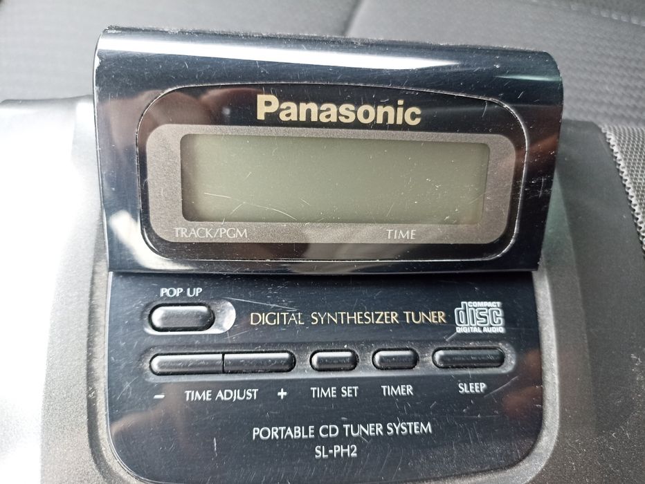 Radio super slim/subtire, portabil (alimentare priza sau baterii), sunet foarte bun, specific Panasonic..