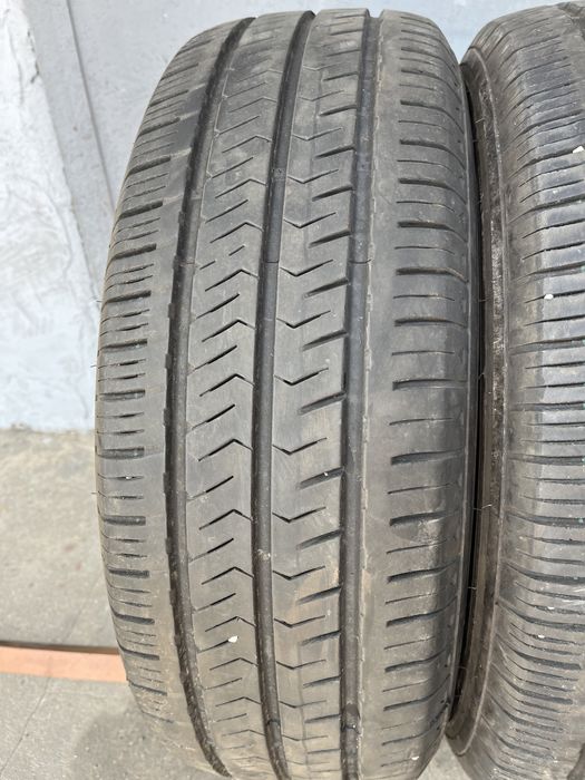 2 бр. гуми за бус 215/65/16C Hankook DOT 1019 6,2 mm