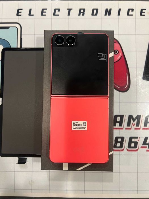 SAMSUNG Z Flip 7 REDUS 0 cicluri de incarcare 256gb/ Stephanies Amanet