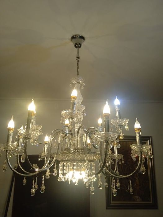 Светильники люстры и бра