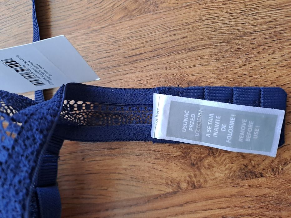 Sutien nou,cu eticheta