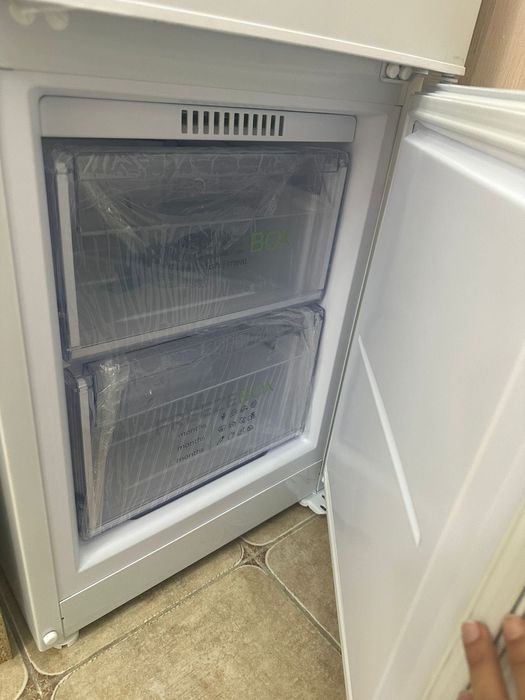 Холодильник новый