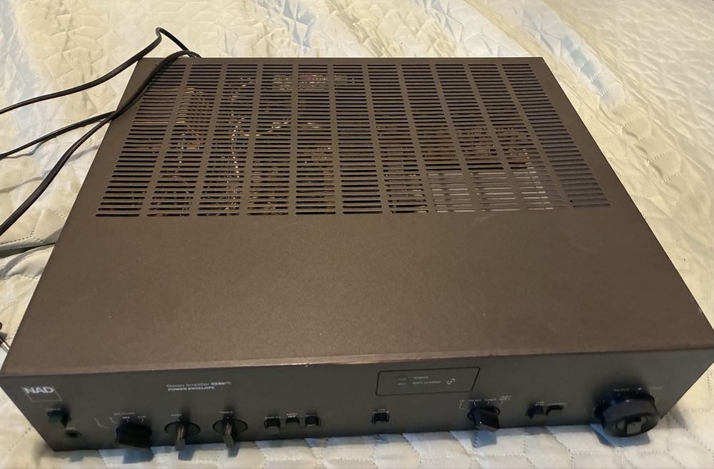 NAD 3240pe - Топ Състояние