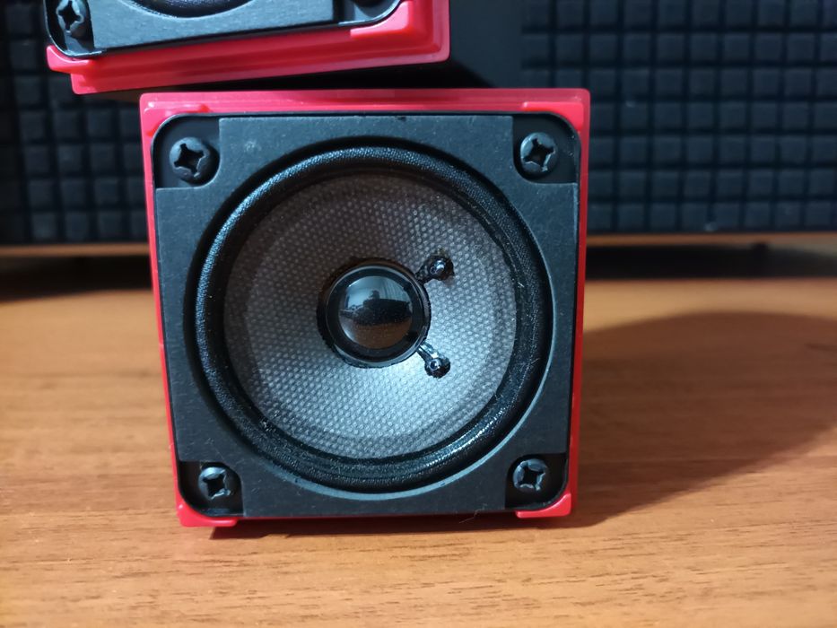 Satelit Bose Red Line (1 bucata)