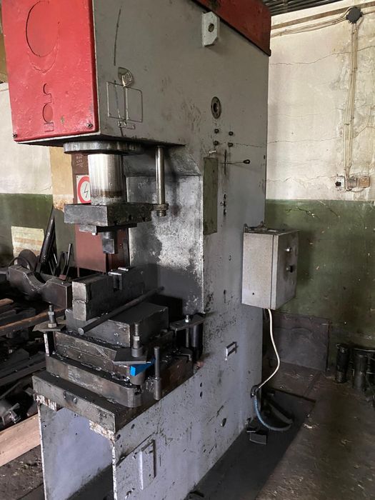 Pachet Utilaje Industriale: Mașină Rectificat Plan + 2 Prese (60 TF și 12 TF)