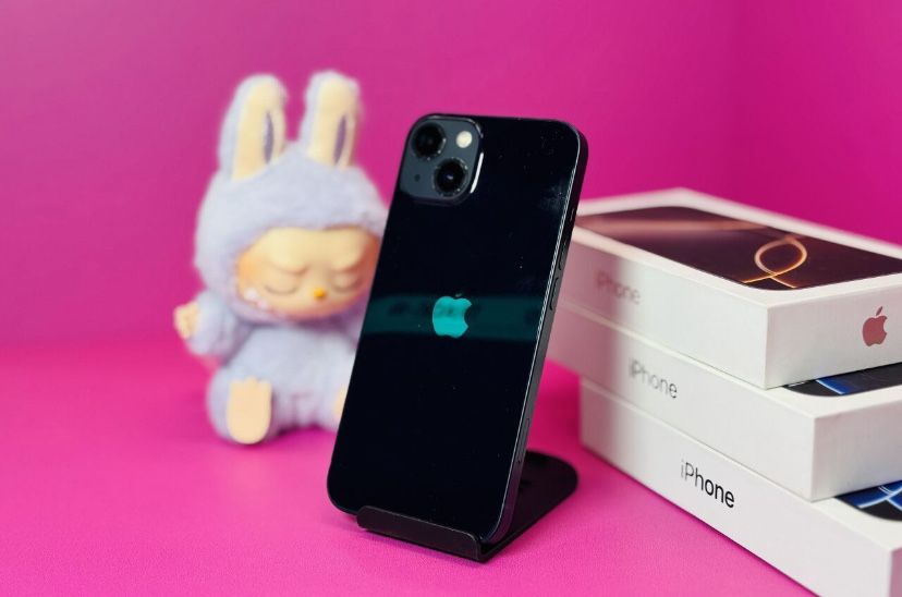 iPhone 13 128Gb с гарантией
