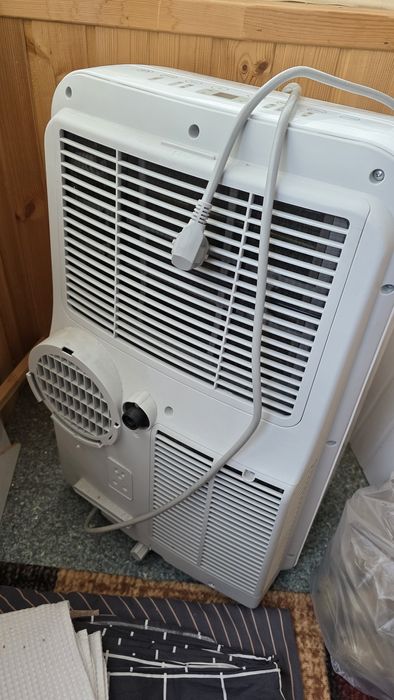 Напольный кондиционер Midea