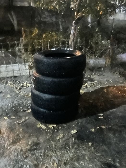 Резина зимняя 215/60/16