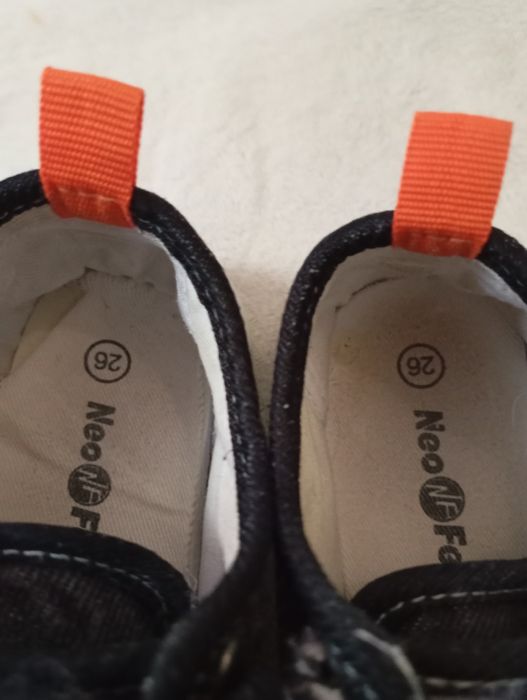 Продам детские кедики