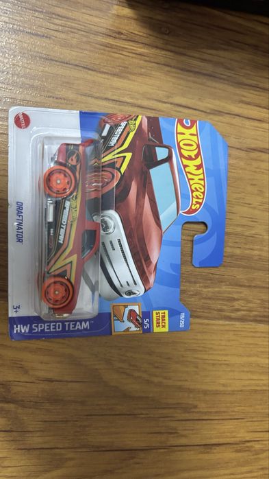 Продам машинку hot wheels