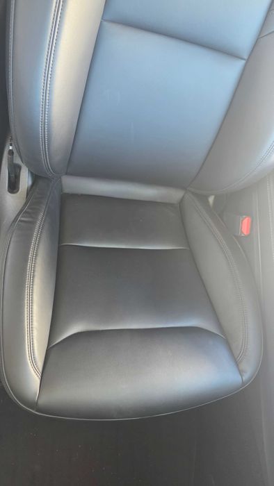 Scaune Fata Tesla Model Y 2023