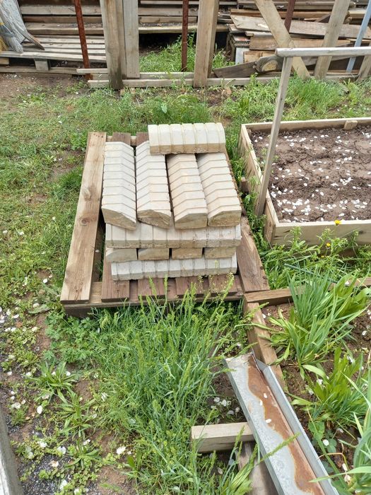 Продам бардюр для  брусчатки.