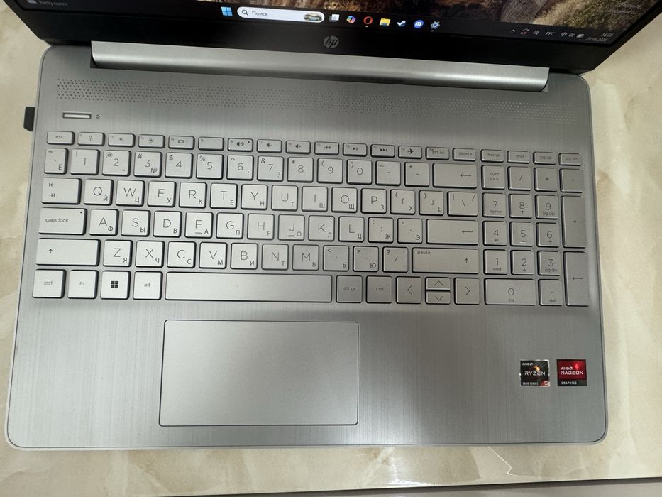Ноутбук HP laptop-15s.