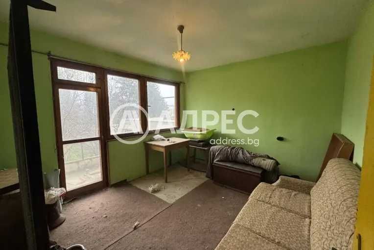 Етаж от къща в град Попово с отлична локация