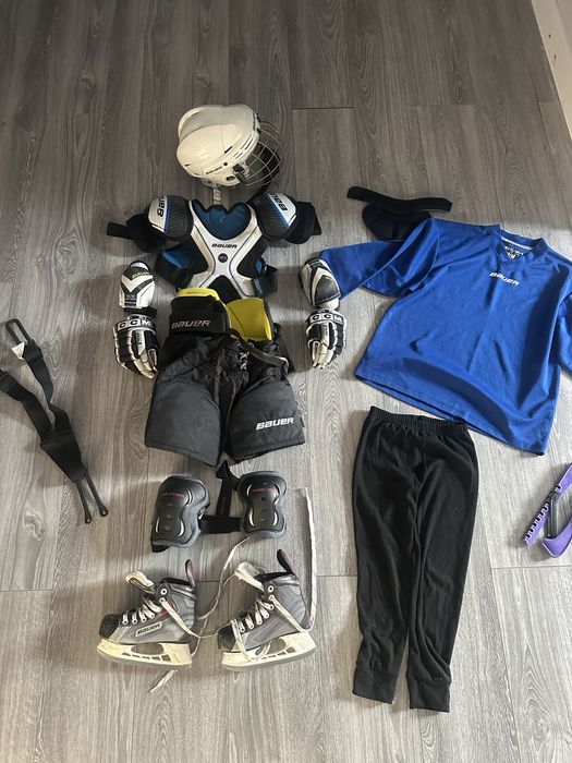 Продам форму хоккейную!